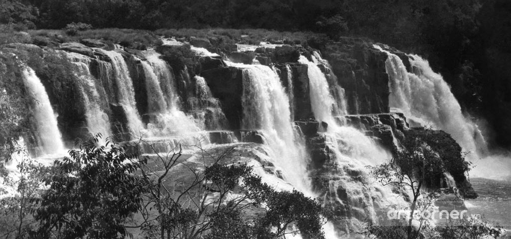Đà Lạt xưa - Thác Pongour hùng vĩ - The Impressive Pongour Waterfall - Đà Lạt - 1957