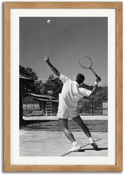nguyen-ba-mau-da-lat-xua-old-dalat-quan-vot-tennis-cau-lac-bo-the-thao-1965-mockup