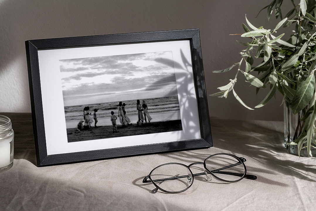 Tranh Bãi Sau Vũng Tàu trong phòng khách hiện đại - Kết hợp truyền thống và hiện đại