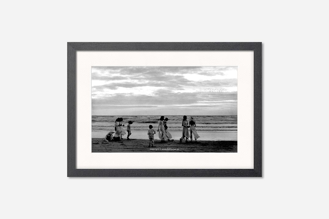 Toàn cảnh Bãi Sau Vũng Tàu 1964 khung đen - Biểu tượng du lịch Vũng Tàu xưa