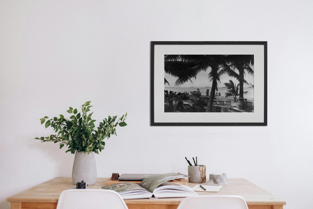 Tranh Bãi Trước Vũng Tàu trong phòng khách cổ điển - Nét đẹp Vũng Tàu xưa