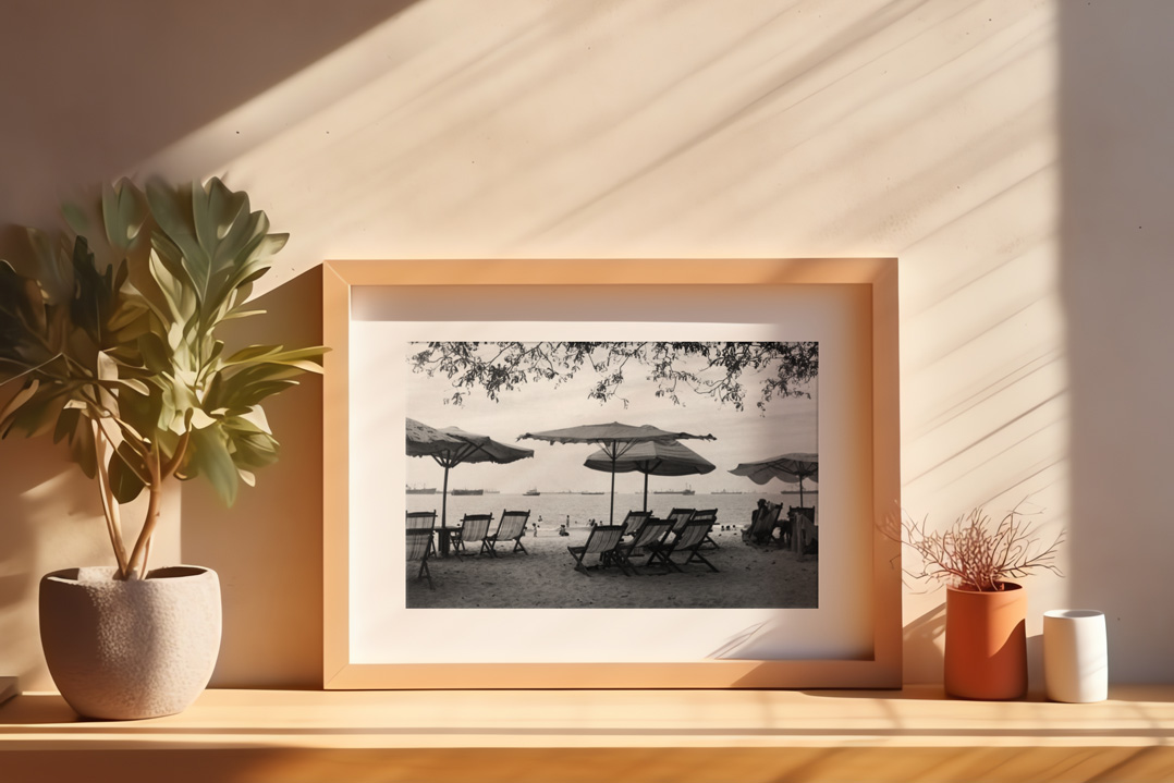 Tranh Bãi Trước Vũng Tàu trong phòng khách cổ điển - Nét đẹp Vũng Tàu xưa