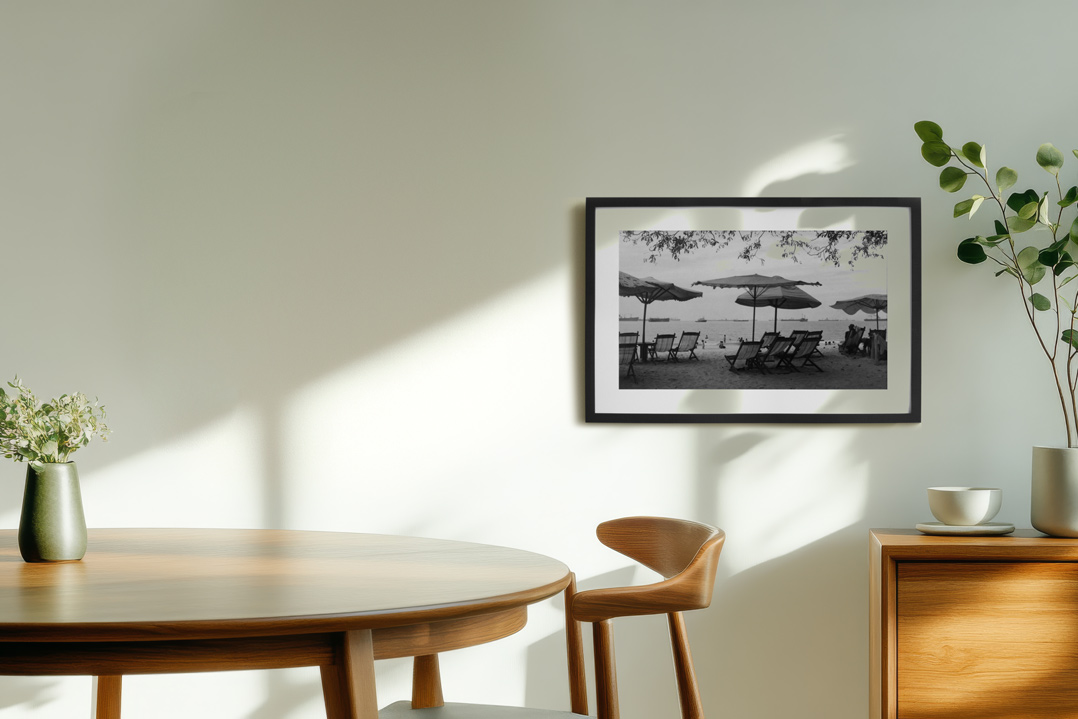 Tranh Bãi Trước Vũng Tàu trong phòng khách hiện đại - Kết hợp truyền thống và hiện đại